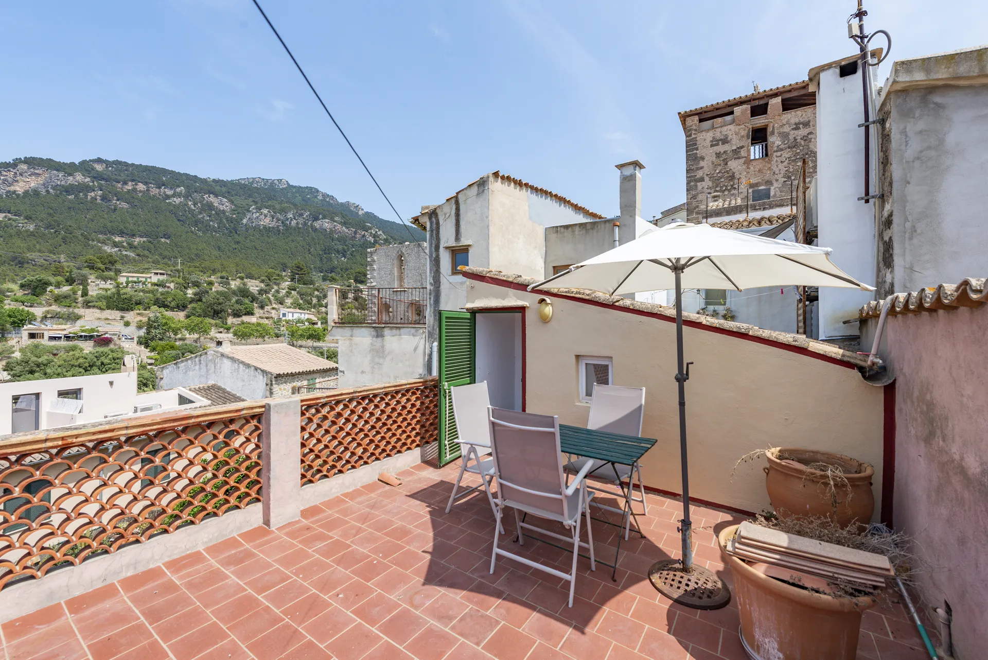 Charmante maison de ville avec une terrasse sur le toit à couper le souffle et des vues sur la montagne à Estellencs-2