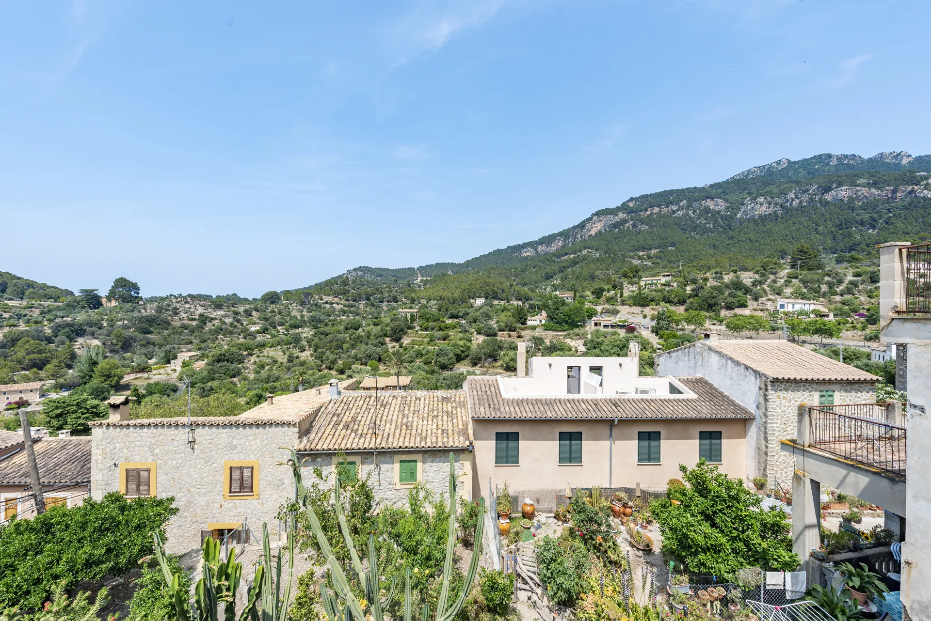 Charmante maison de ville avec une terrasse sur le toit à couper le souffle et des vues sur la montagne à Estellencs-23