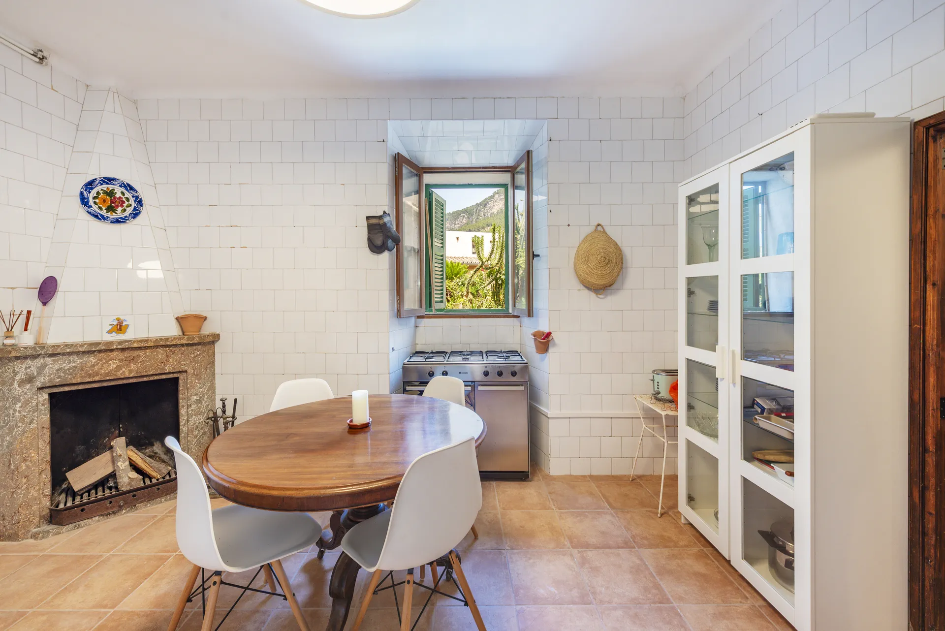 Charmante maison de ville avec une terrasse sur le toit à couper le souffle et des vues sur la montagne à Estellencs-10