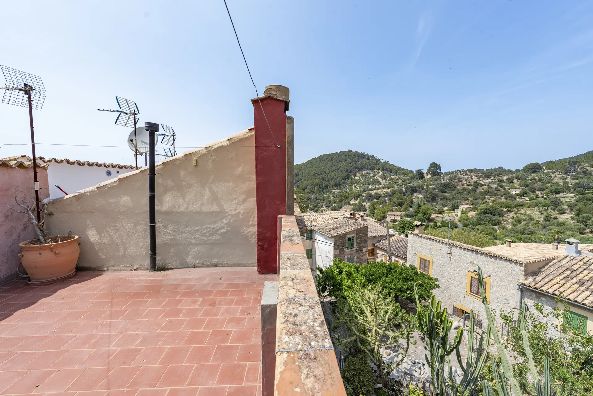 Charmante maison de ville avec une terrasse sur le toit à couper le souffle et des vues sur la montagne à Estellencs-22