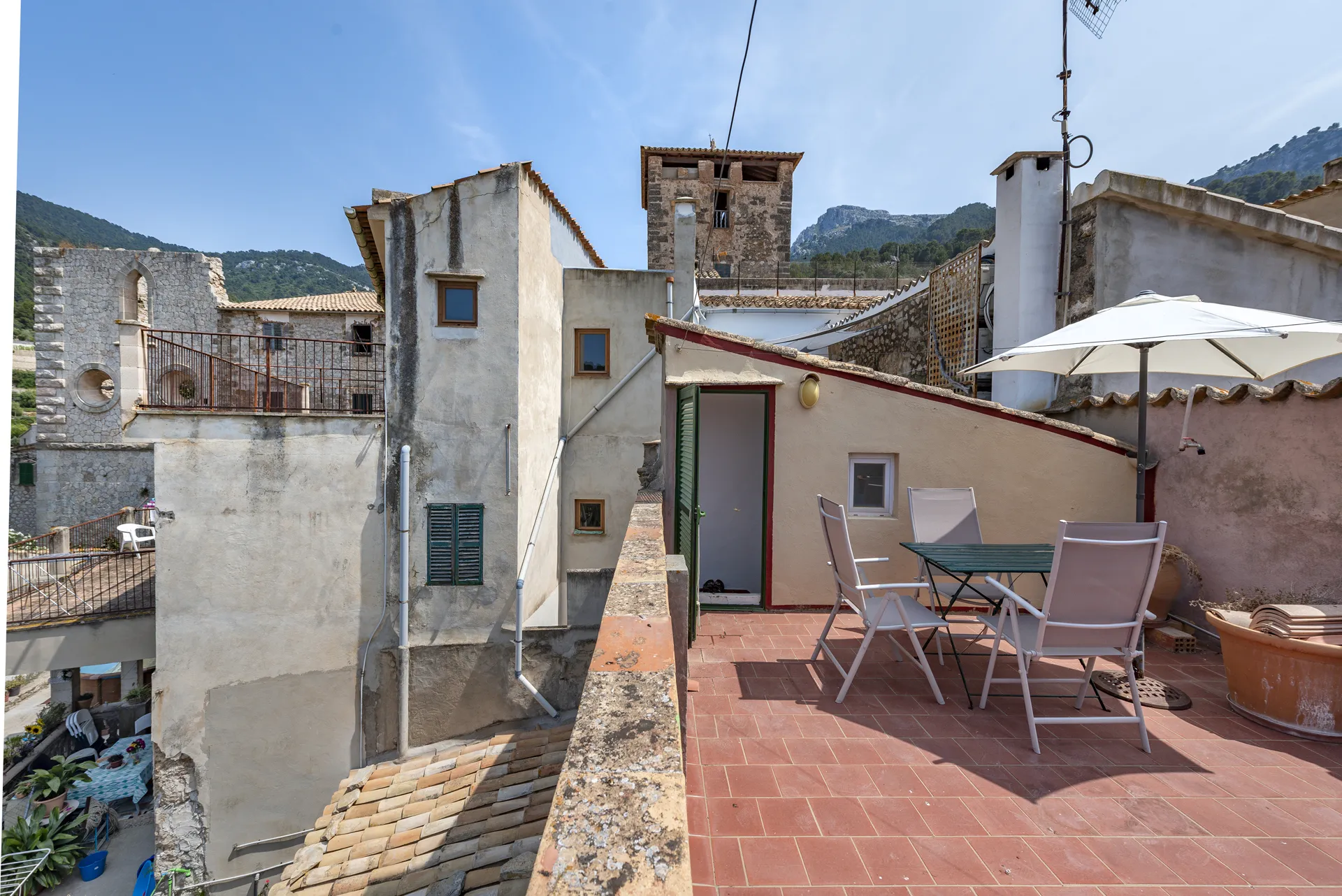 Charmante maison de ville avec une terrasse sur le toit à couper le souffle et des vues sur la montagne à Estellencs-19
