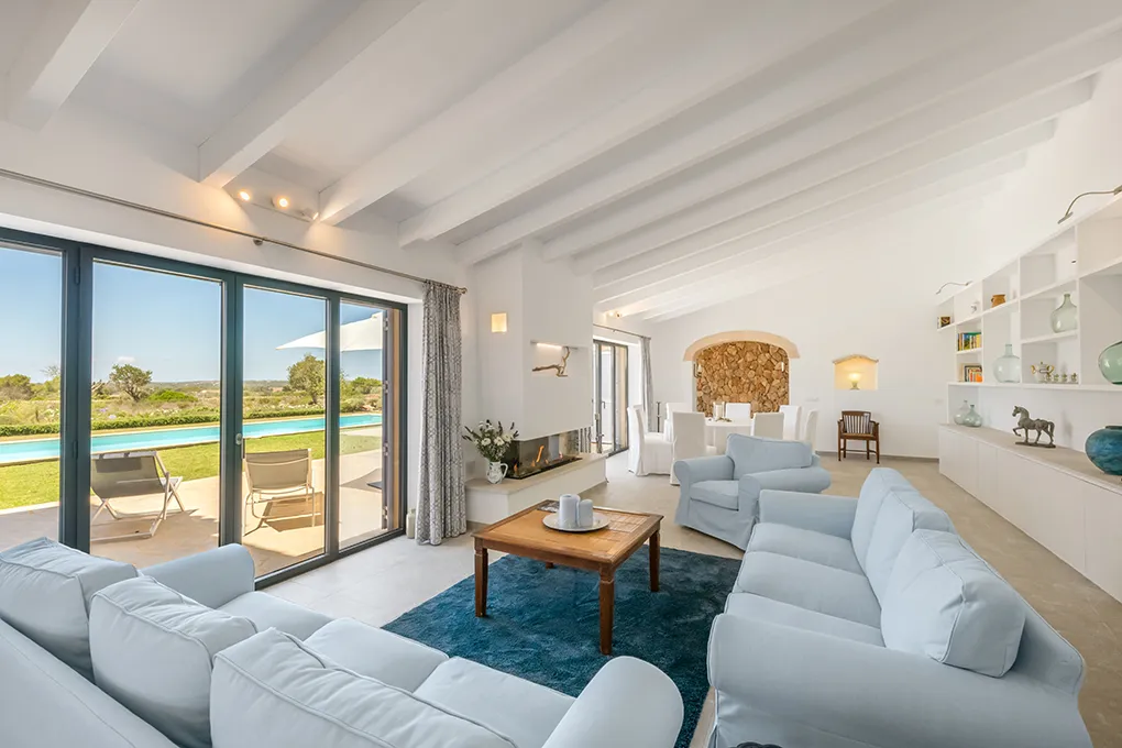 Moderne natuurstenen finca met prachtig uitzicht-6