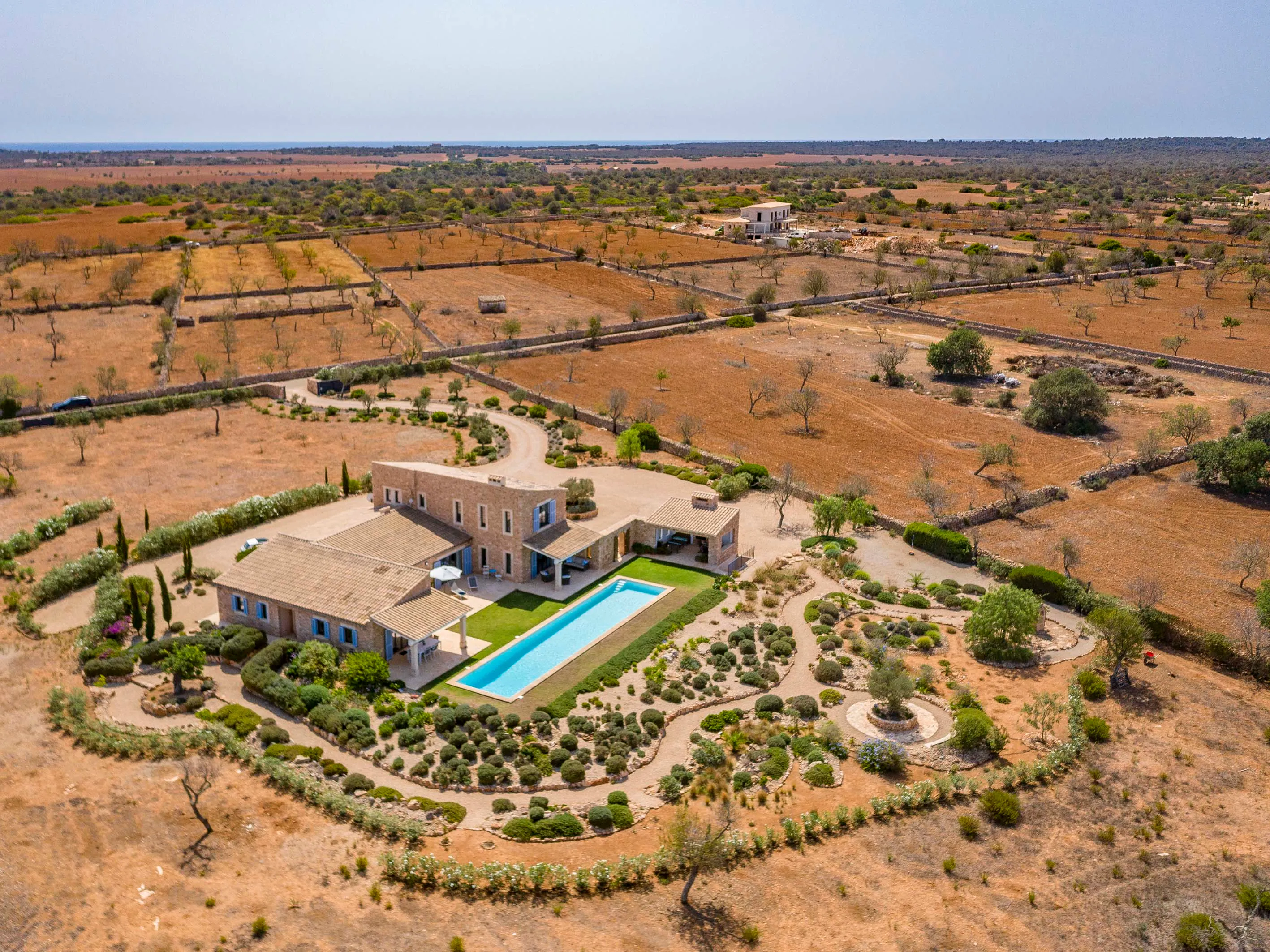 Modern finca i natursten med fantastisk utsikt-1