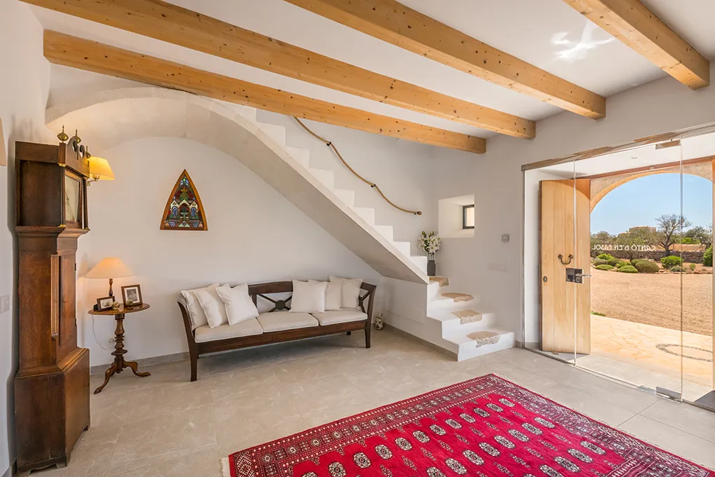 Moderne natuurstenen finca met prachtig uitzicht-14