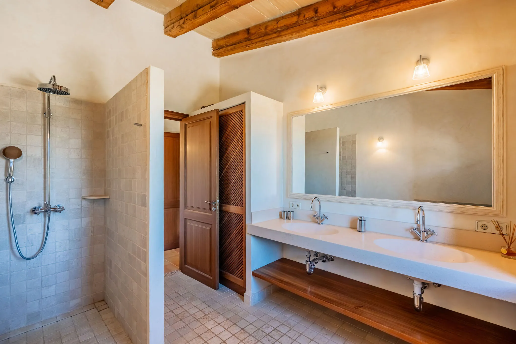 Finca z rozległymi widokami i dużą działką w pobliżu Santanyí-18