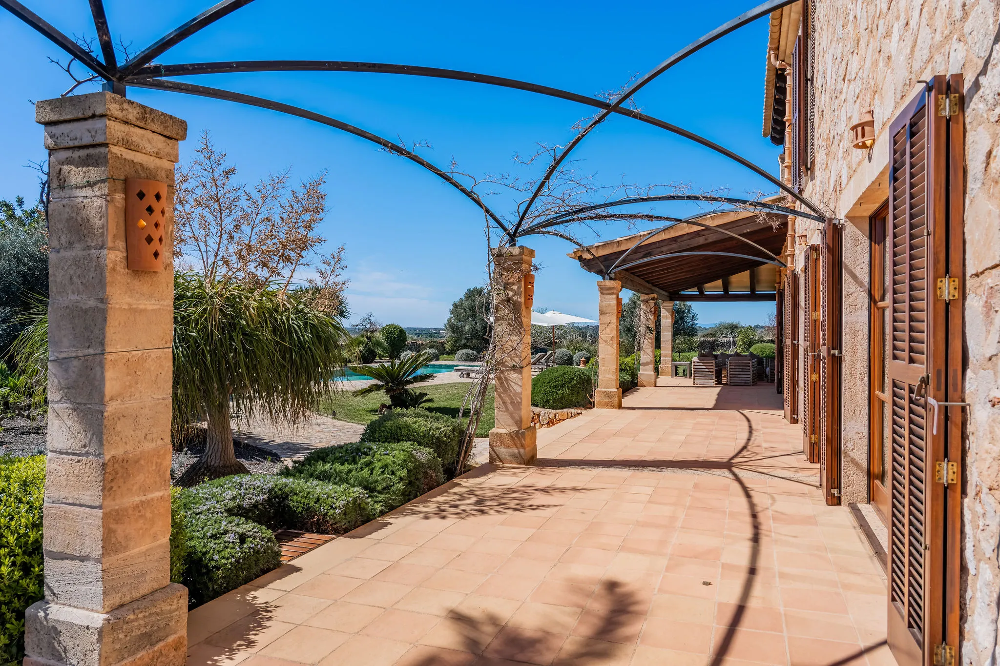 Finca z rozległymi widokami i dużą działką w pobliżu Santanyí-6