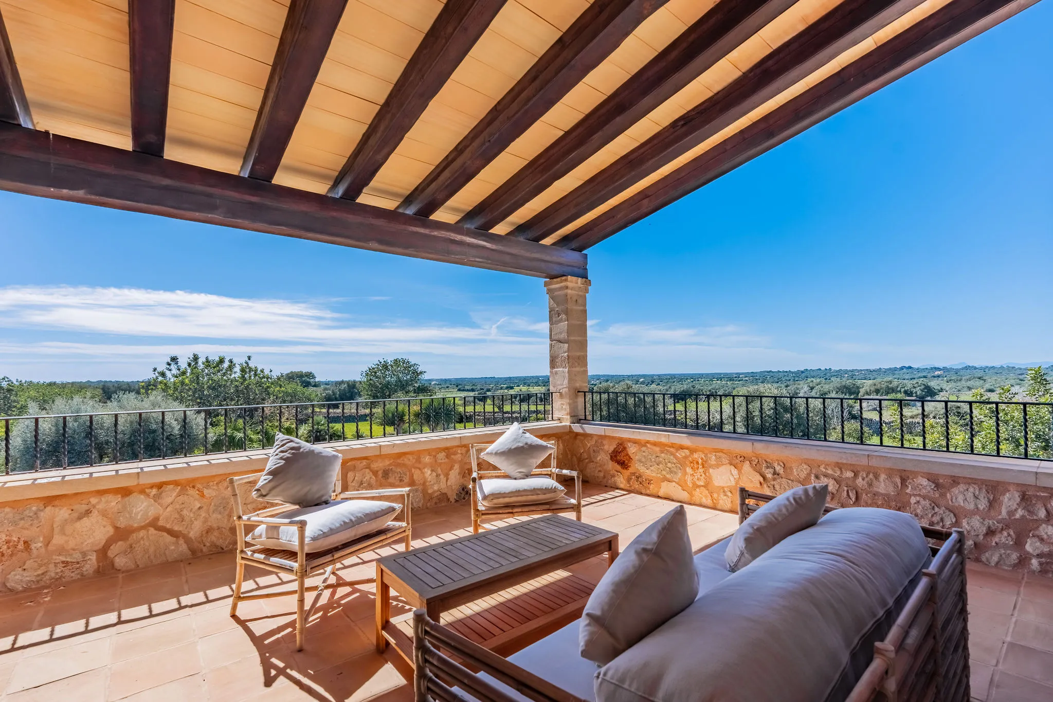 Finca z rozległymi widokami i dużą działką w pobliżu Santanyí-16