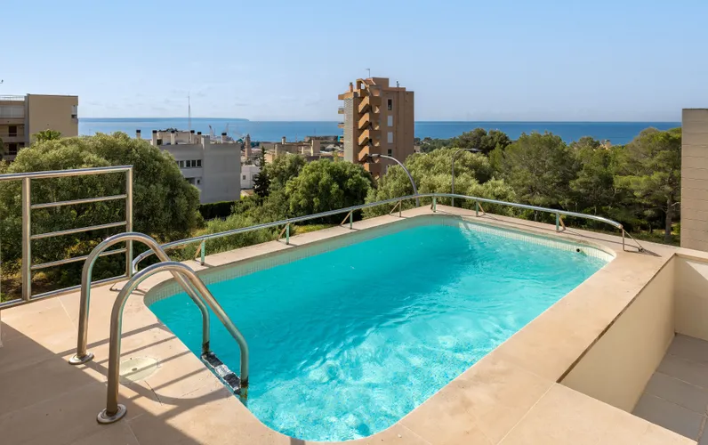 Exclusive luxury house with rooftop pool and open sea-views