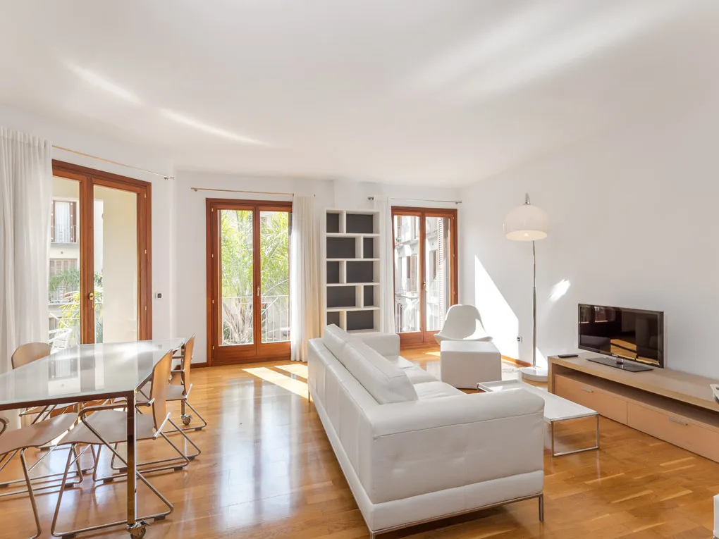 Luminós pis ben cuidat en Jaume III, amb pàrking i balcons-4