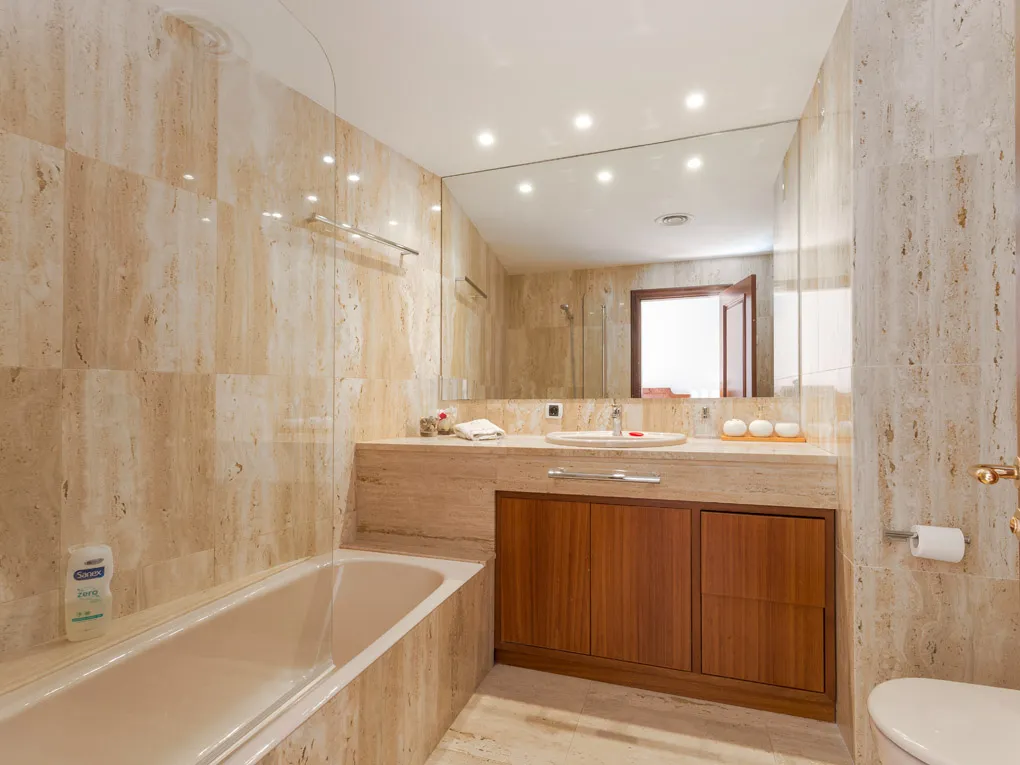 Luminós pis ben cuidat en Jaume III, amb pàrking i balcons-7