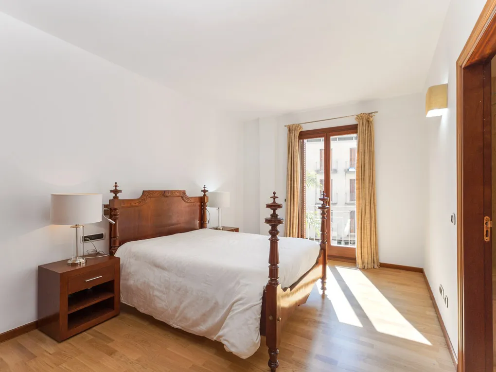 Luminós pis ben cuidat en Jaume III, amb pàrking i balcons-6