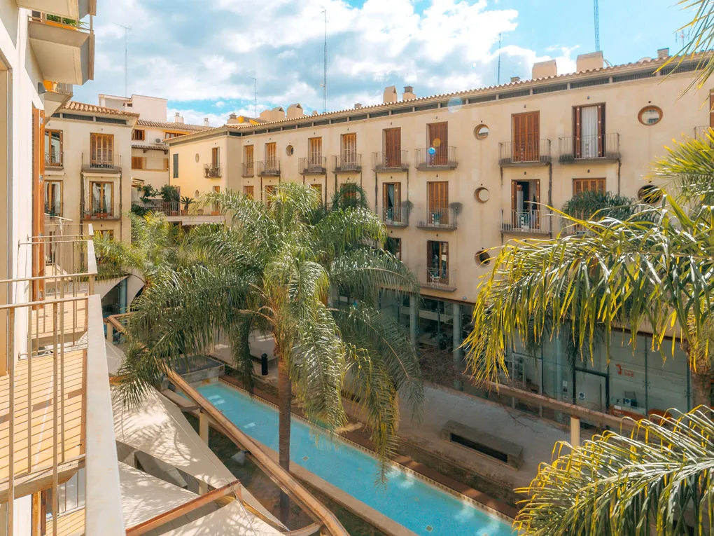 Luminós pis ben cuidat en Jaume III, amb pàrking i balcons-2