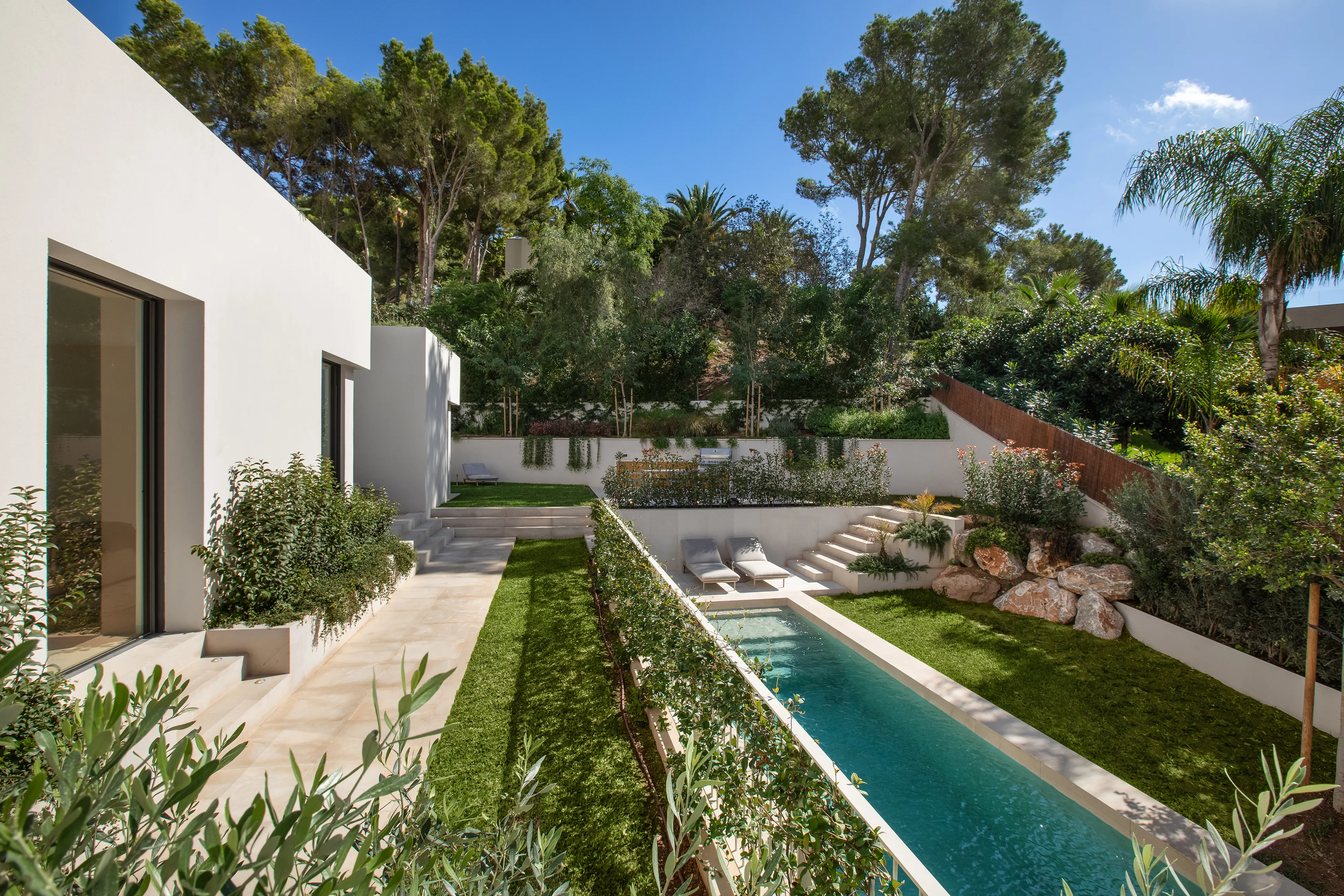 Modern luxury villa walking distance to Portals-2