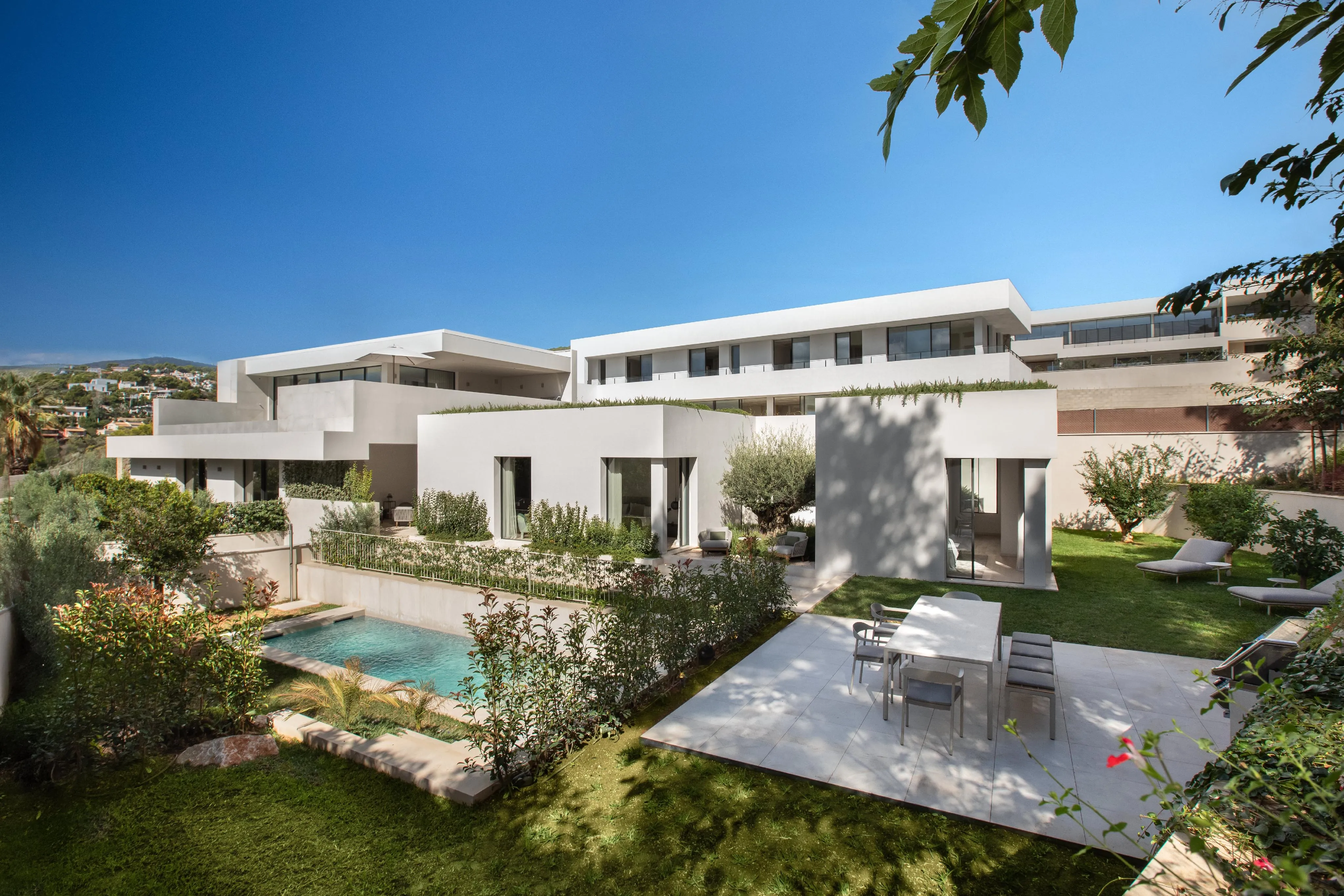 Modern luxury villa walking distance to Portals-3