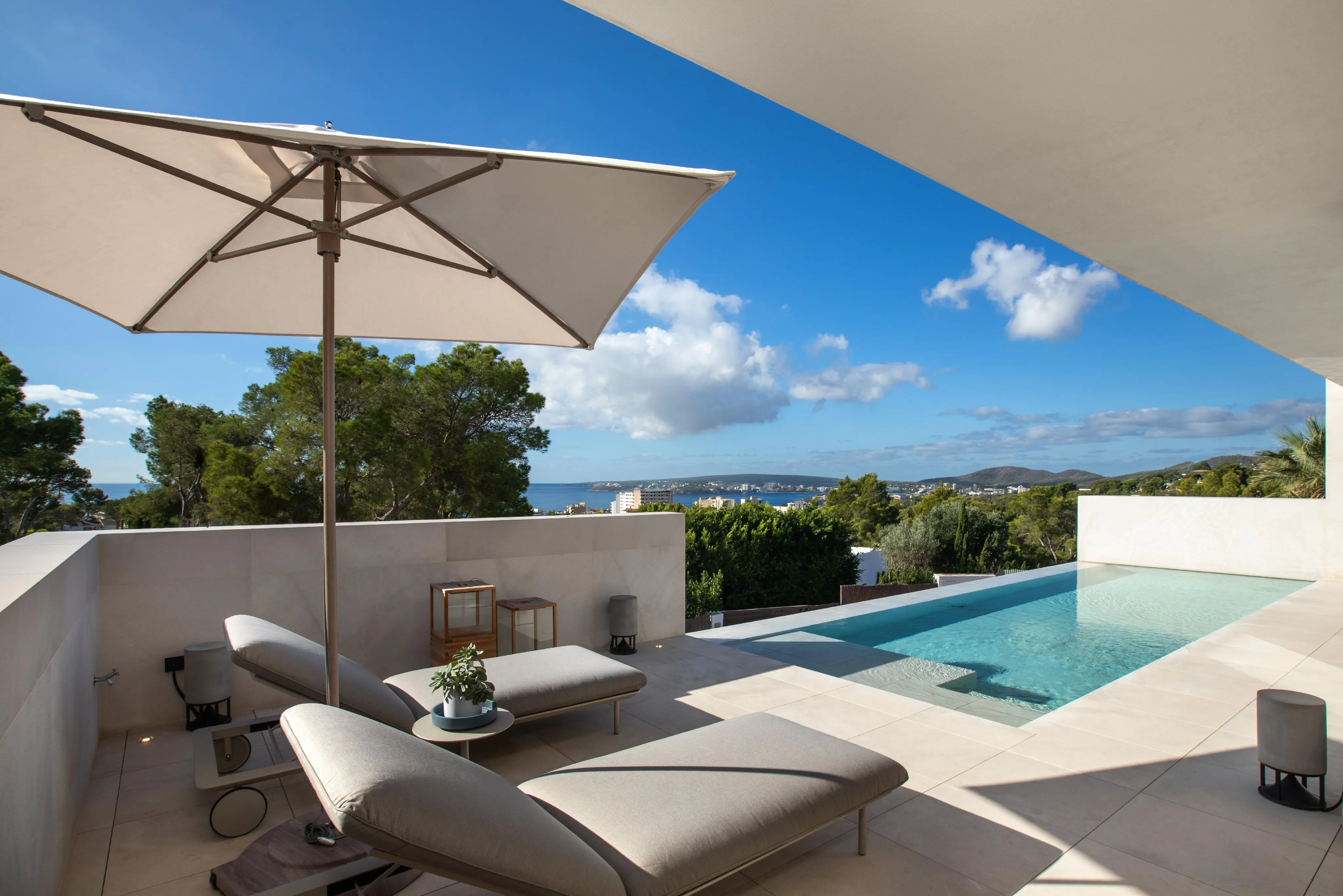 Modern luxury villa walking distance to Portals-1