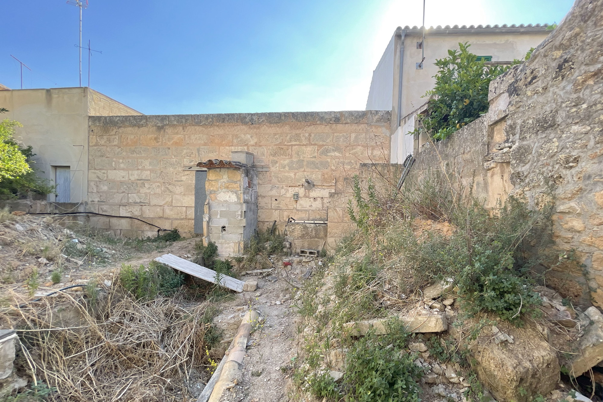 Sanierungsbedürftige Immobilie mit Garage im historischen Zentrum von Alcúdia – Unschlagbare Lage und großes Potenzial-7