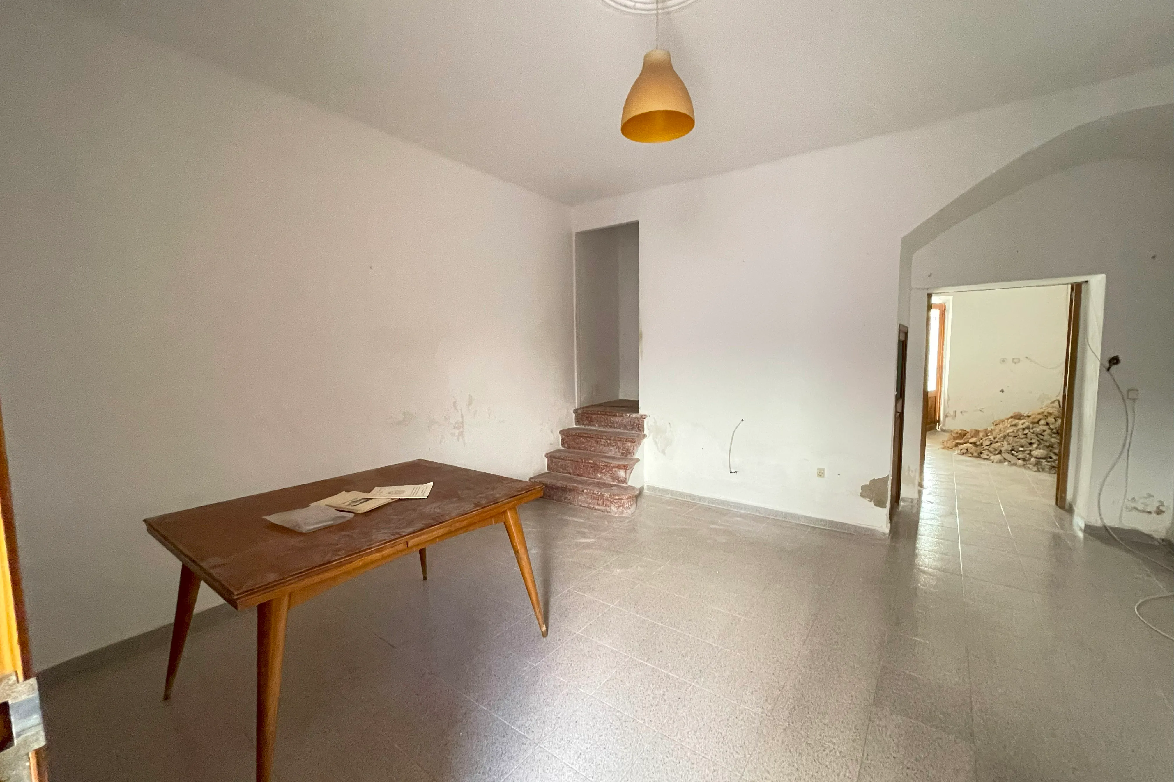 Te renoveren woning met garage in het historische centrum van Alcúdia - Onovertroffen locatie en groot potentieel-2