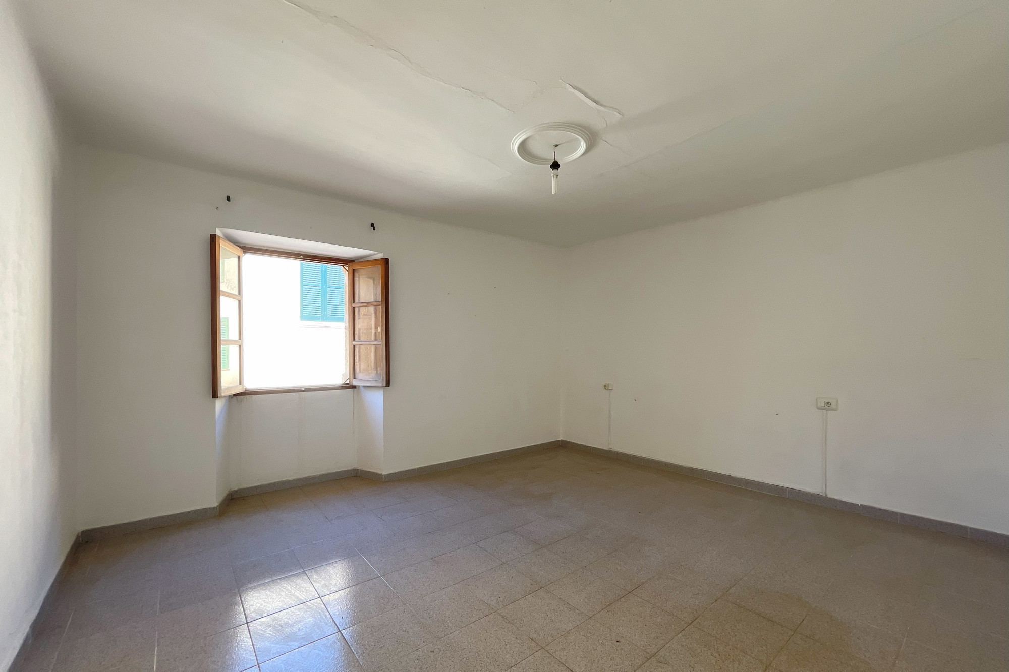 Sanierungsbedürftige Immobilie mit Garage im historischen Zentrum von Alcúdia – Unschlagbare Lage und großes Potenzial-12