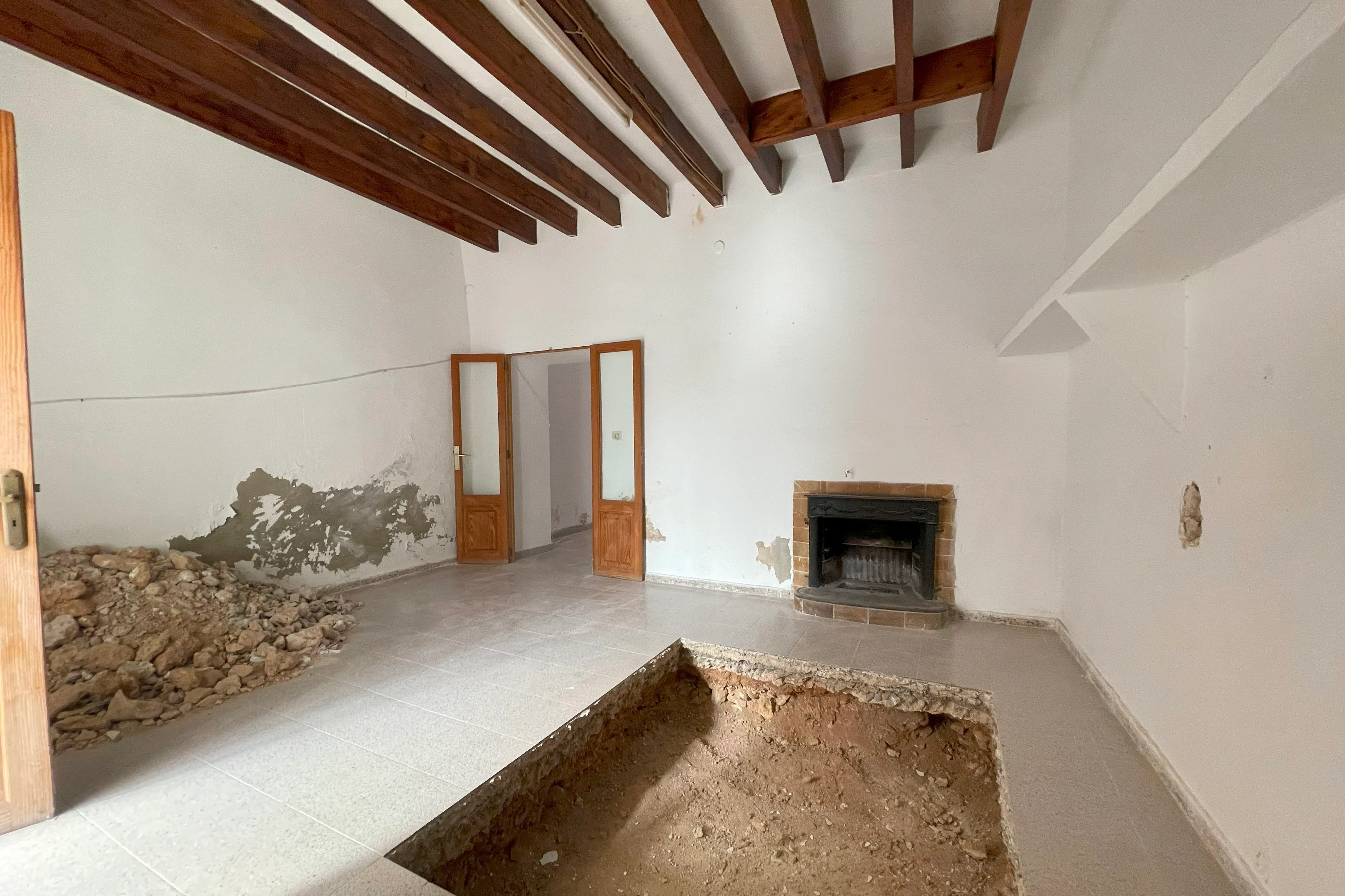 Te renoveren woning met garage in het historische centrum van Alcúdia - Onovertroffen locatie en groot potentieel-6