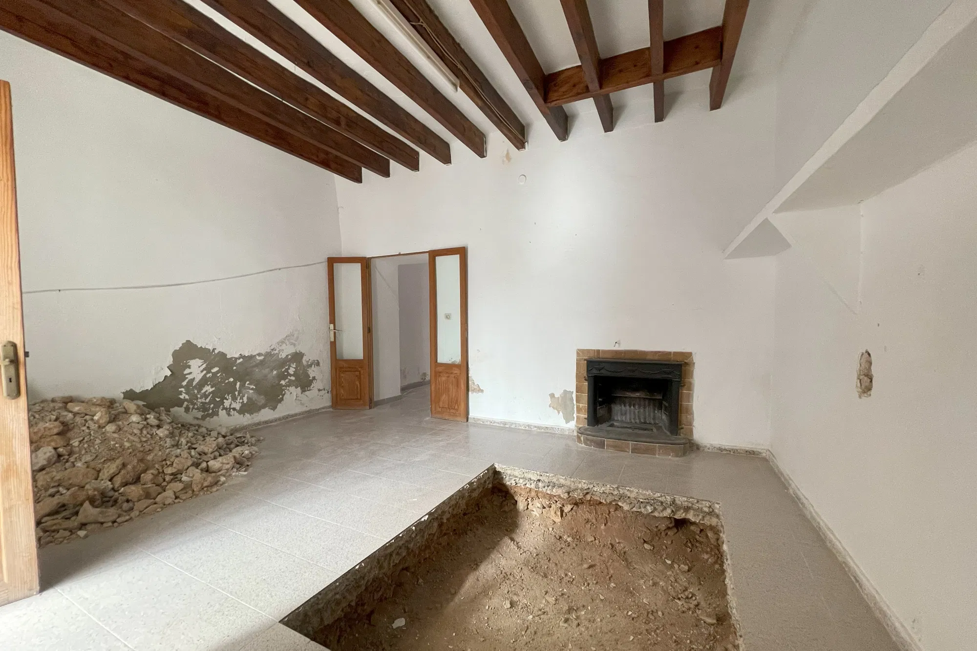 Sanierungsbedürftige Immobilie mit Garage im historischen Zentrum von Alcúdia – Unschlagbare Lage und großes Potenzial-6