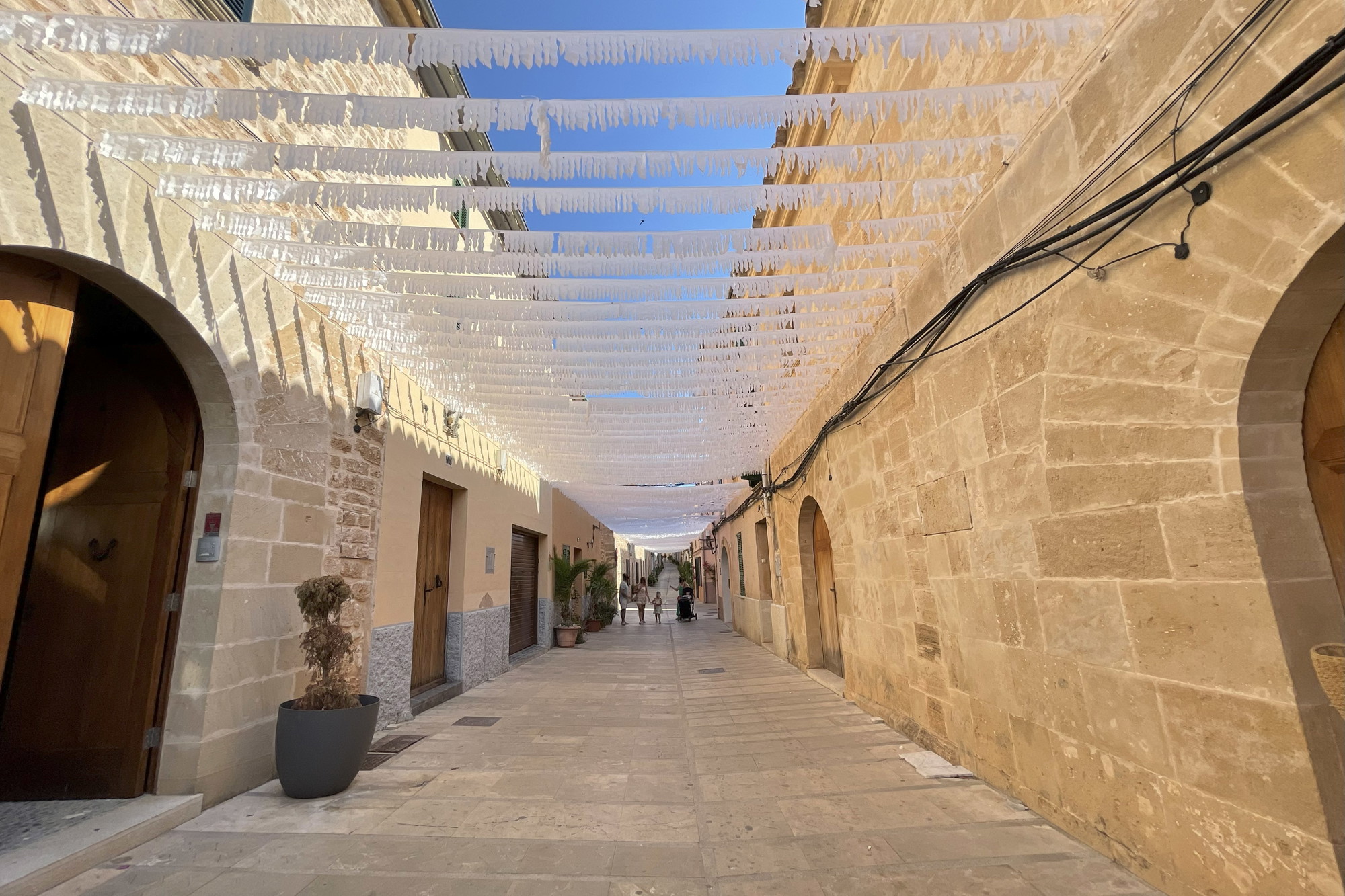 Sanierungsbedürftige Immobilie mit Garage im historischen Zentrum von Alcúdia – Unschlagbare Lage und großes Potenzial-3