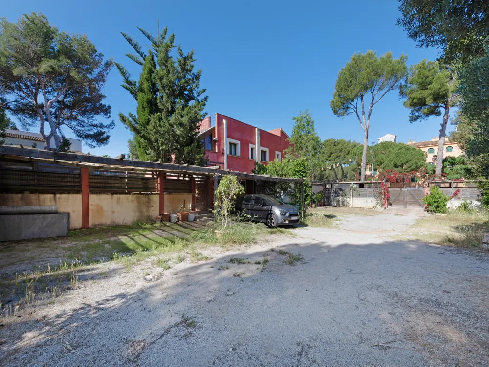 Restaurant, residential property and plot in exclusive area near Port Adriano-2