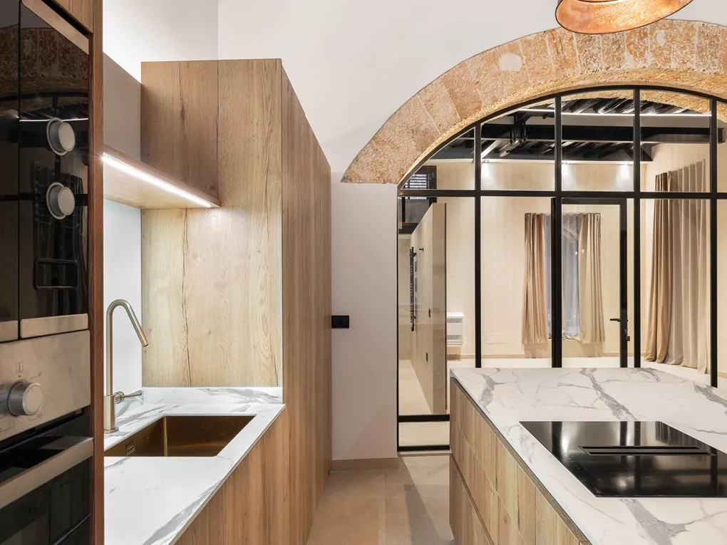 Charmig, nyrenoverad lägenhet på bottenvåningen i det historiska stadspalatset - Santa Eulalia-7