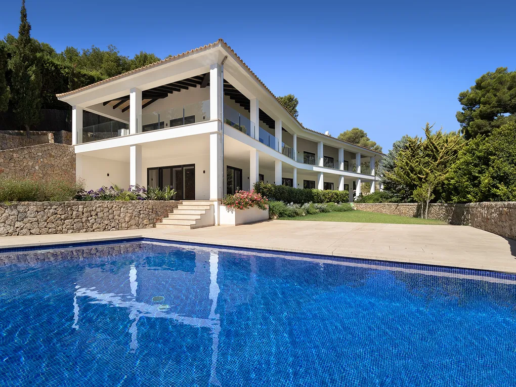 Villa moderna proprio sulla spiaggia-2