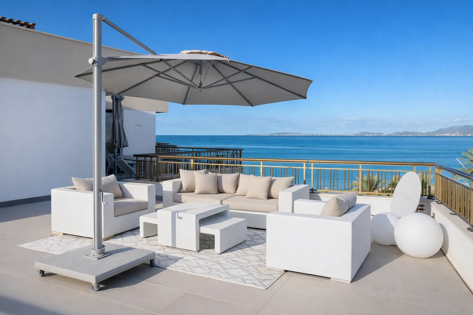 Exclusivo ático en primera línea de mar con amplias terrazas-11