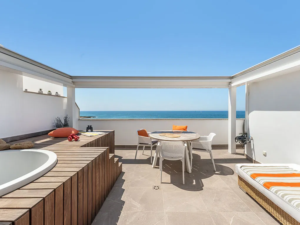 Gerenoveerd penthouse met 3 slaapkamers, uitzicht op zee en een eigen dakterras-3