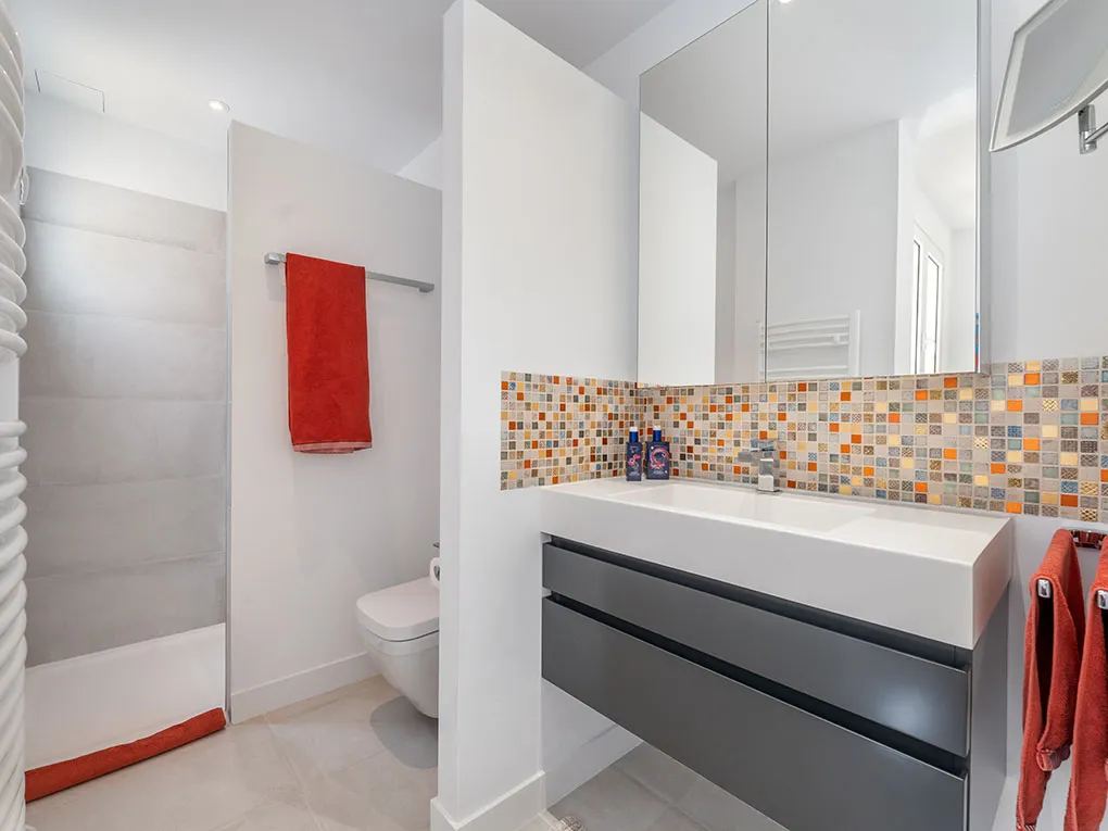 Duplex rénové avec vue directe sur la mer à Cala Gamba-7