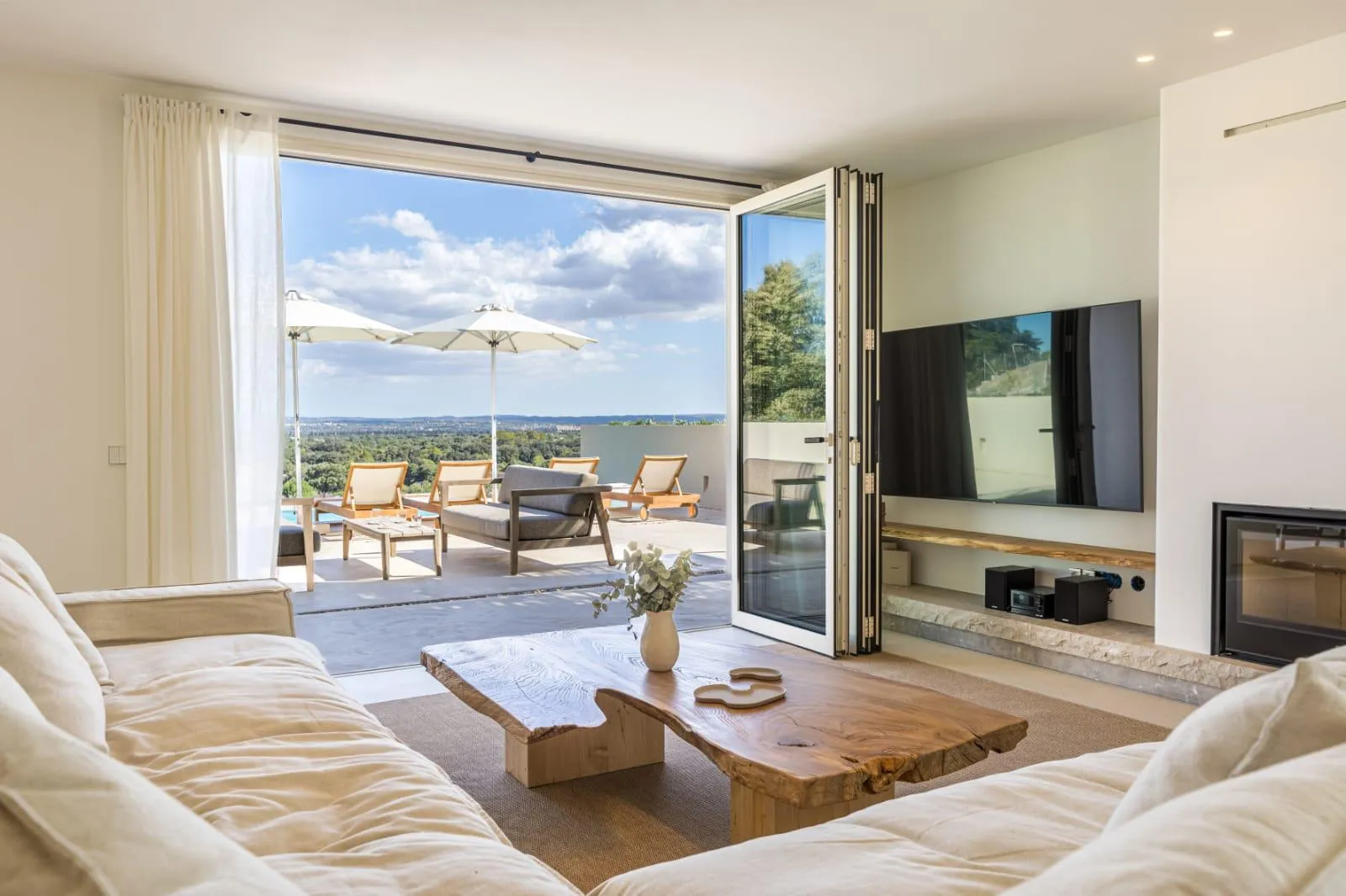 Exclusief huis in Búger: luxe, rust en een rendement van zes cijfers-1