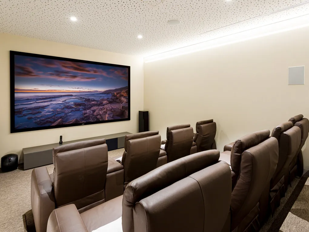 Toppmodernt - design möter havsutsikt-11