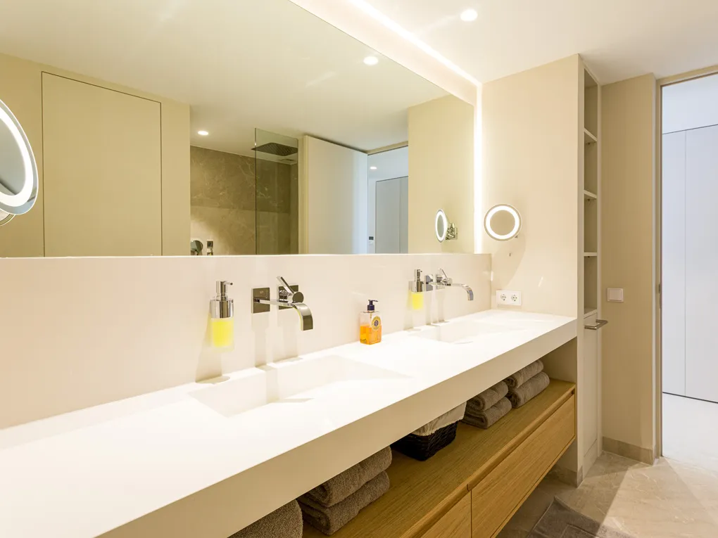 Toppmodernt - design möter havsutsikt-9