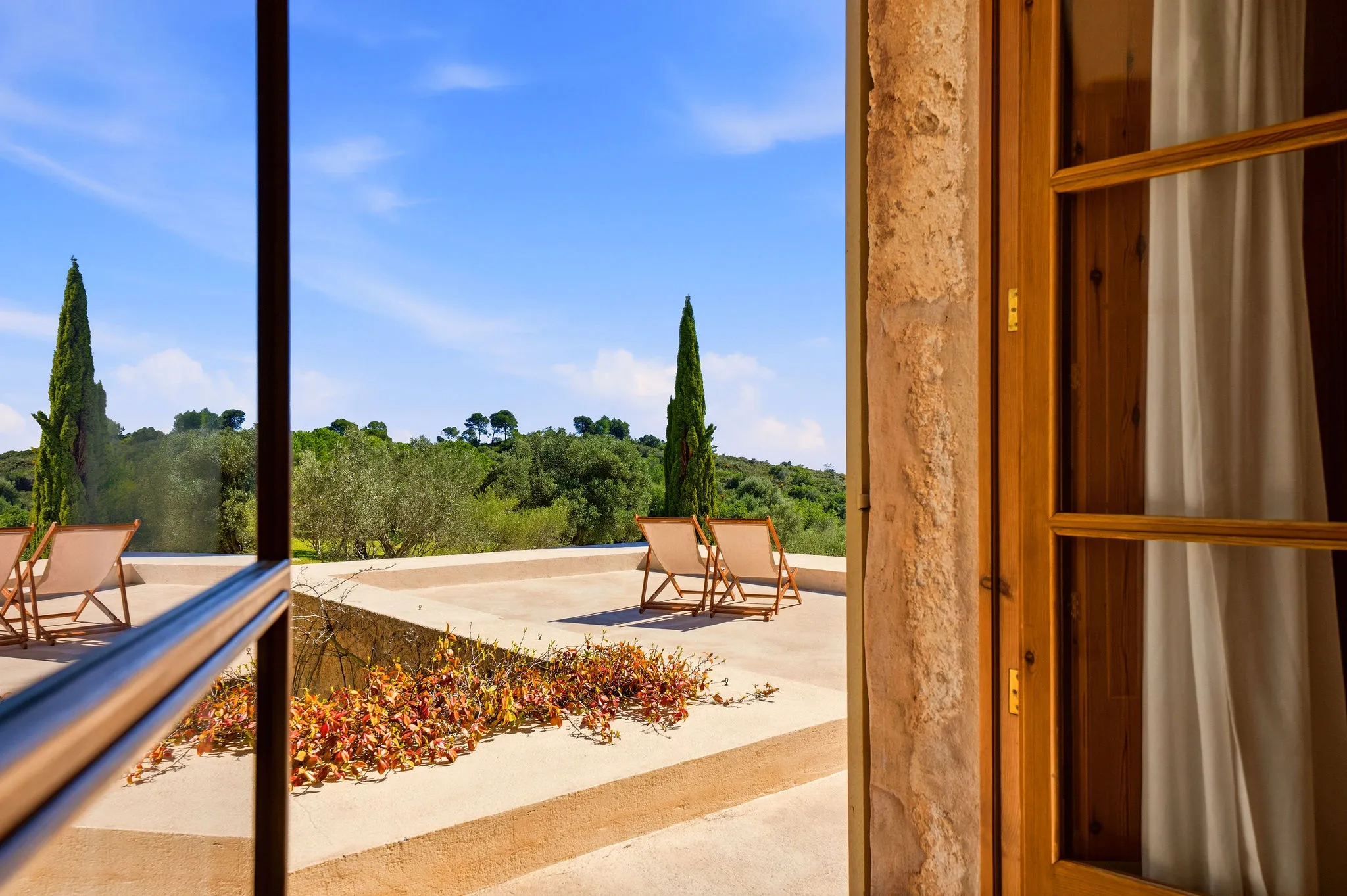 Finca oasis única con estética purista y elegante y vistas panorámicas al mar-17