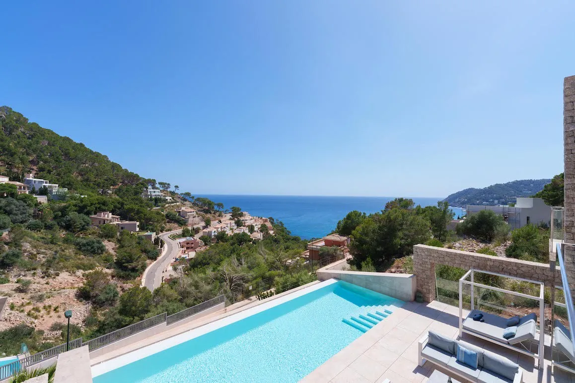 Exclusive coastal residence in Canyamel-11