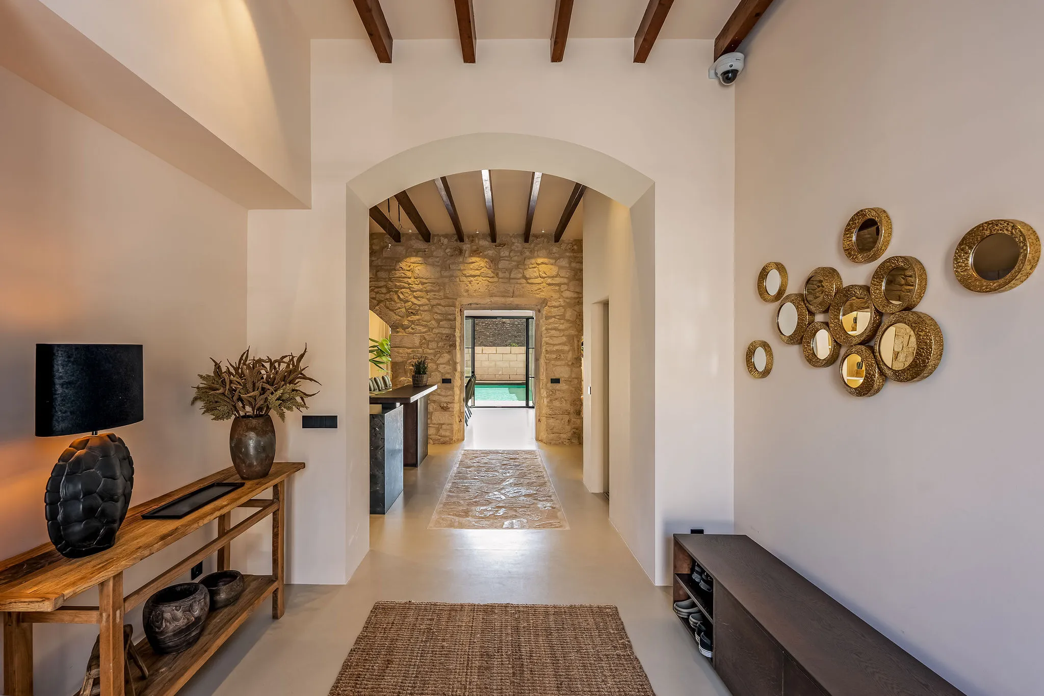 Elegant radhus med hiss, takterrass och pool-2