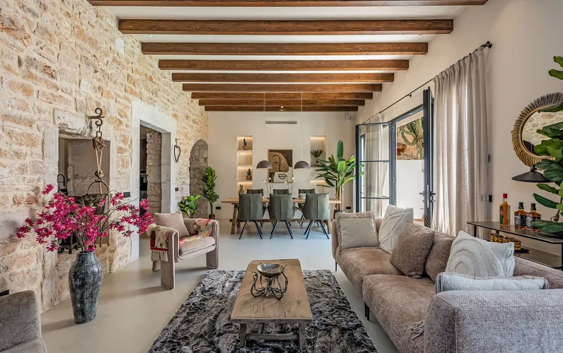 Elegant casa adossada amb ascensor, terrassa en el terrat i piscina