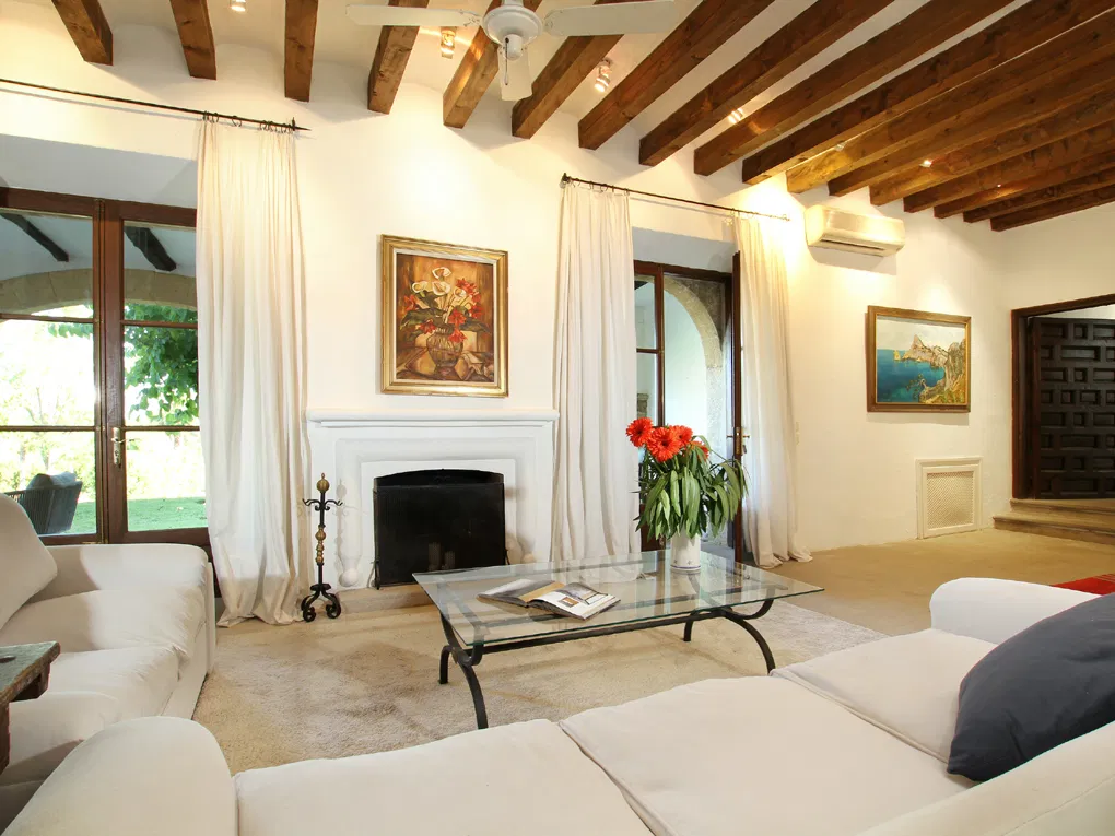 Marvellously charismatic property in Pollensa with ETV licence-7