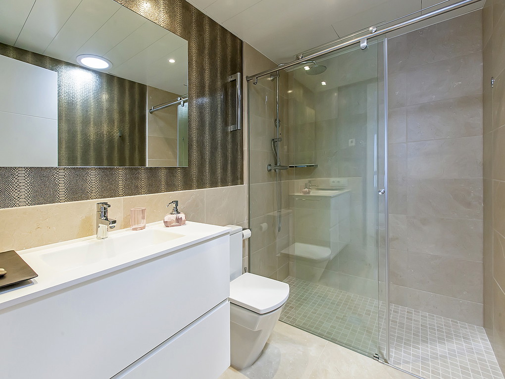 Penthouse with 360-degree sea and harbour views-22