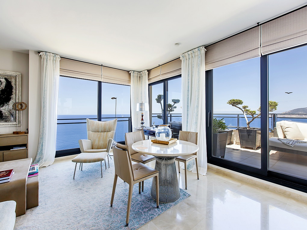 Penthouse with 360-degree sea and harbour views-6