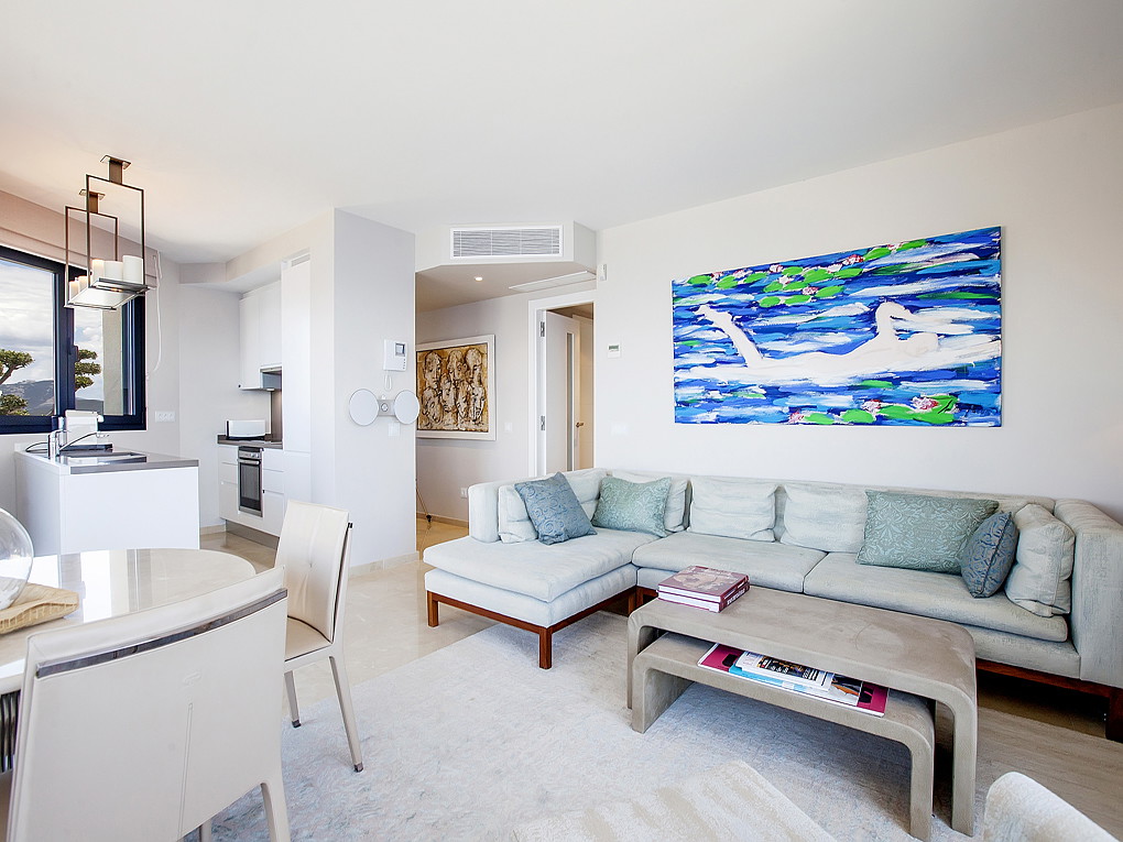 Penthouse with 360-degree sea and harbour views-17