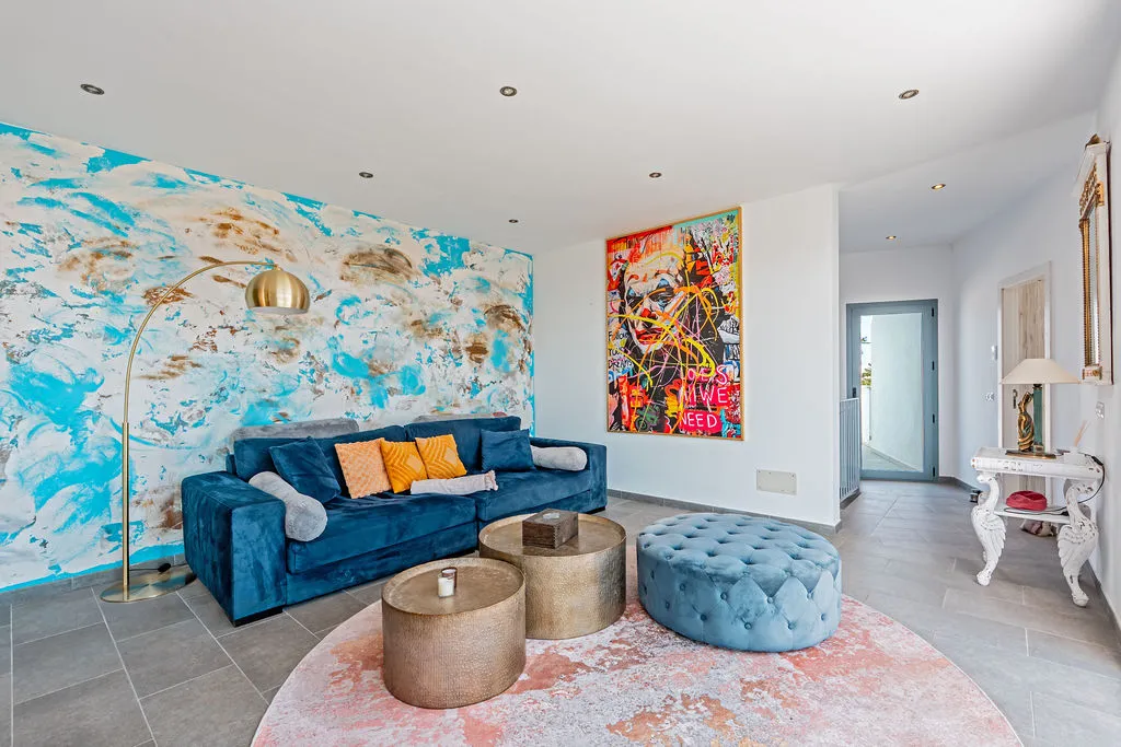 Lichtovergoten villa met prachtig uitzicht op zee-7