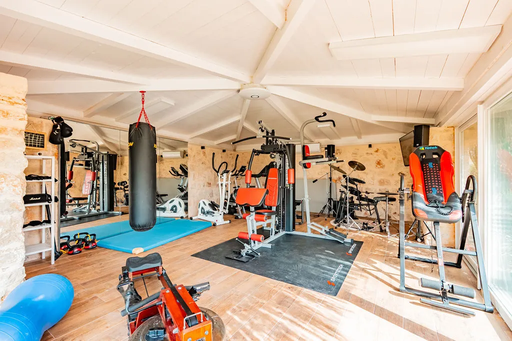 Lichtovergoten villa met prachtig uitzicht op zee-17