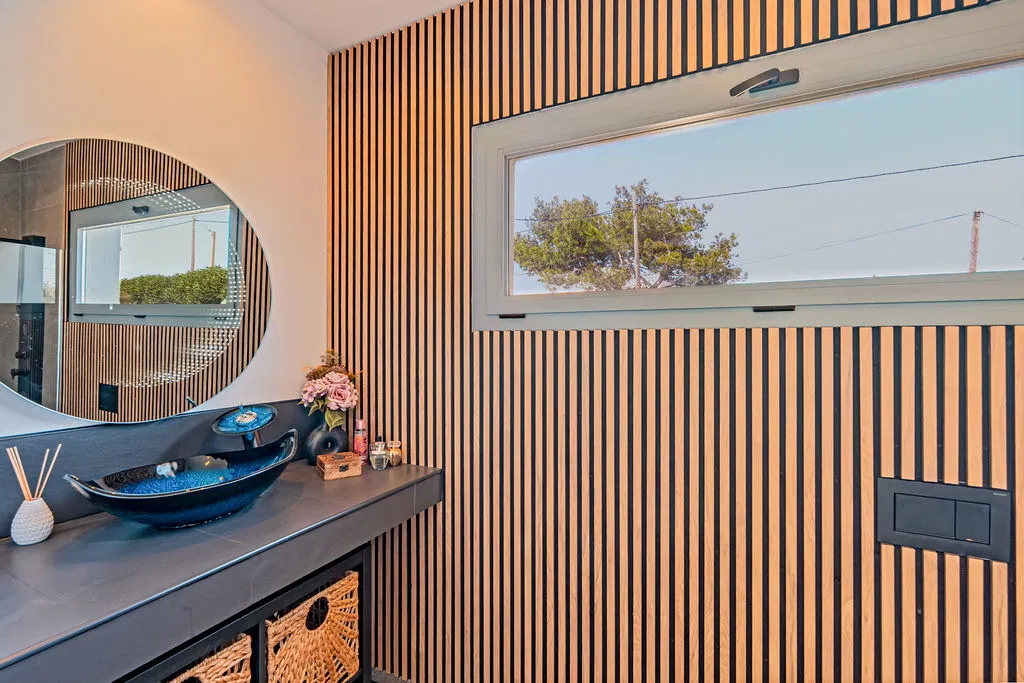 Villa, flooded with light, magnificent sea views-12