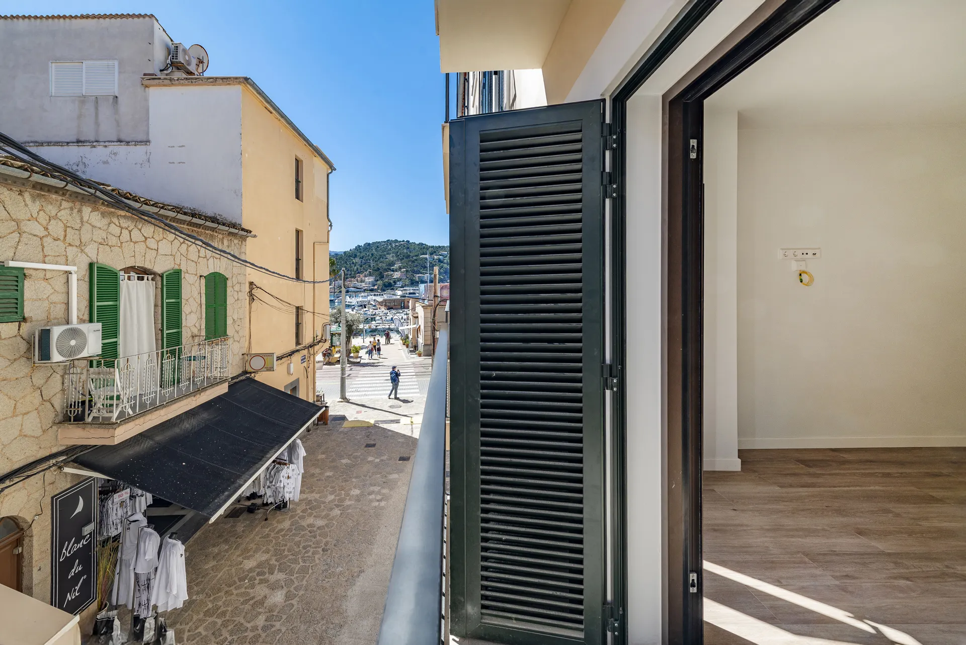 Exclusive newly built flat in top location in Port Sóller-10