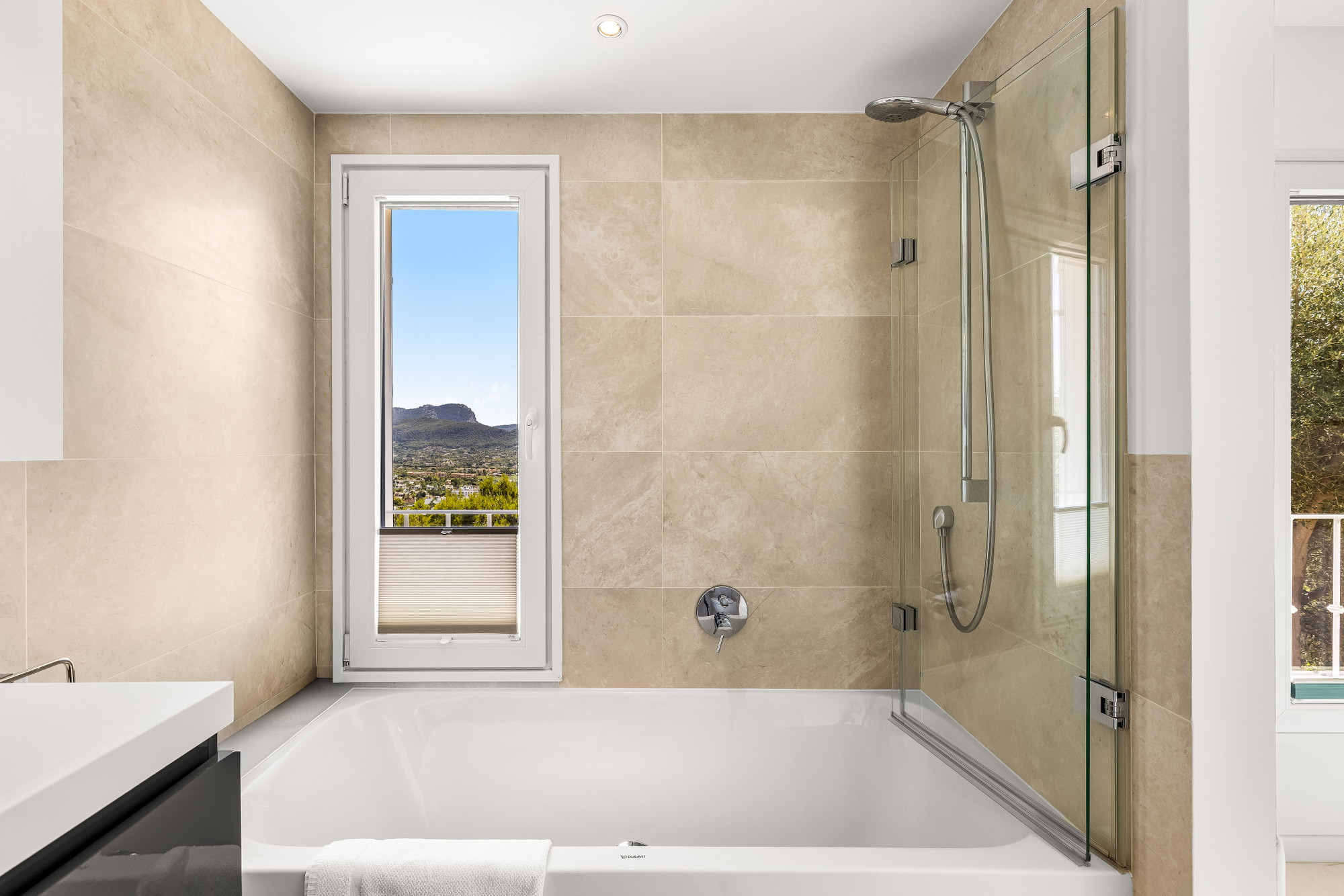 Modern flat with stunning views of the harbour, sea and mountains in Port Andratx-15