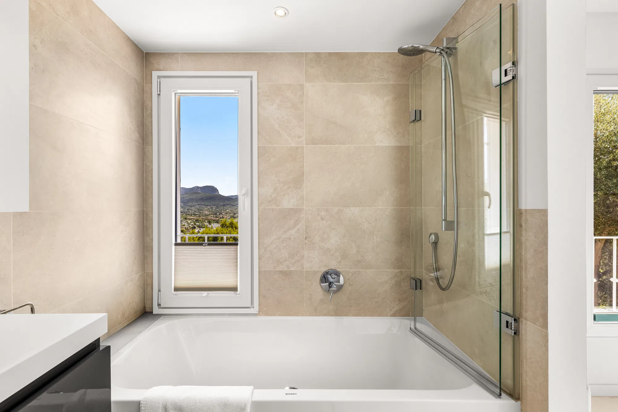 Modern flat with stunning views of the harbour, sea and mountains in Port Andratx-15