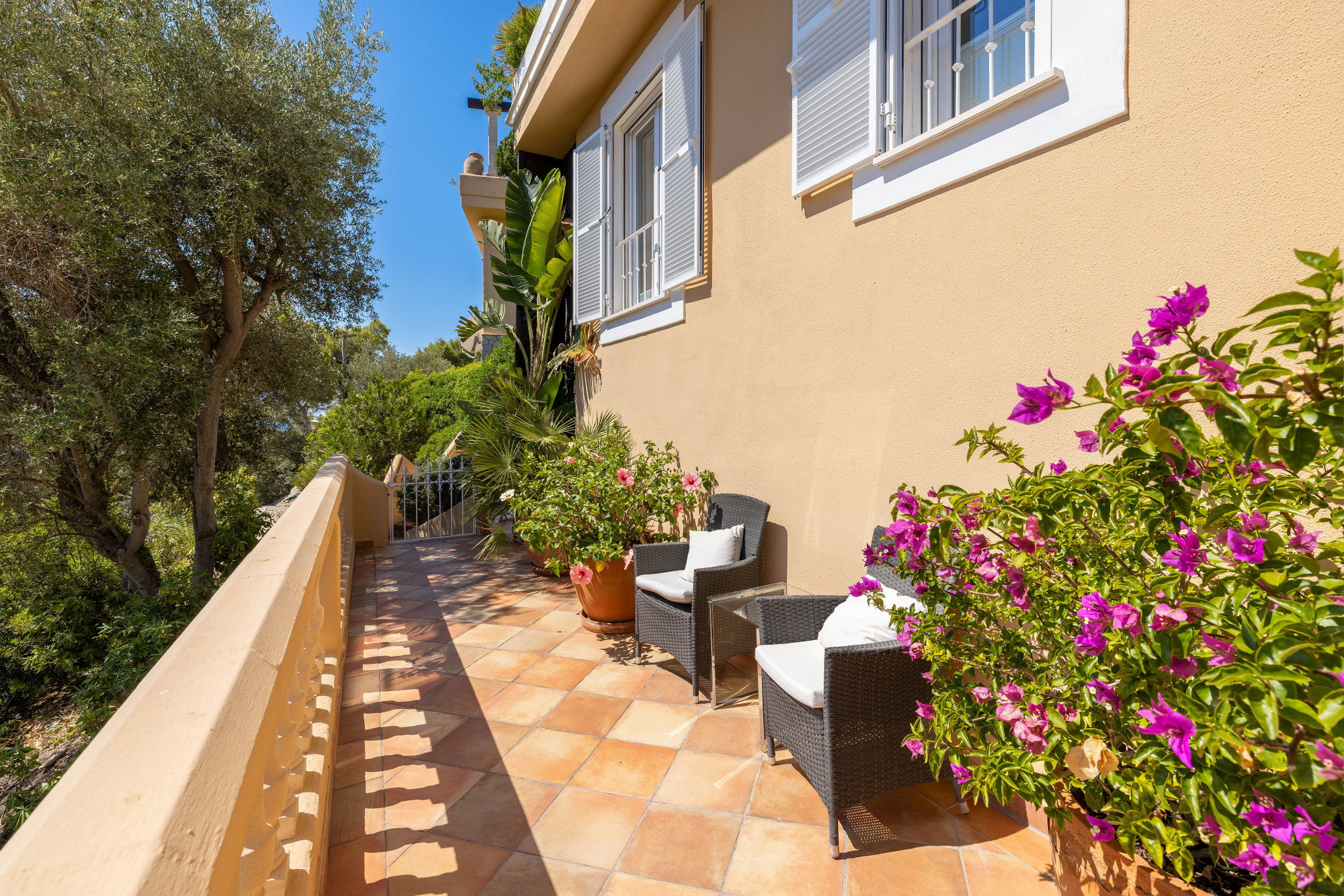 Modern flat with stunning views of the harbour, sea and mountains in Port Andratx-19