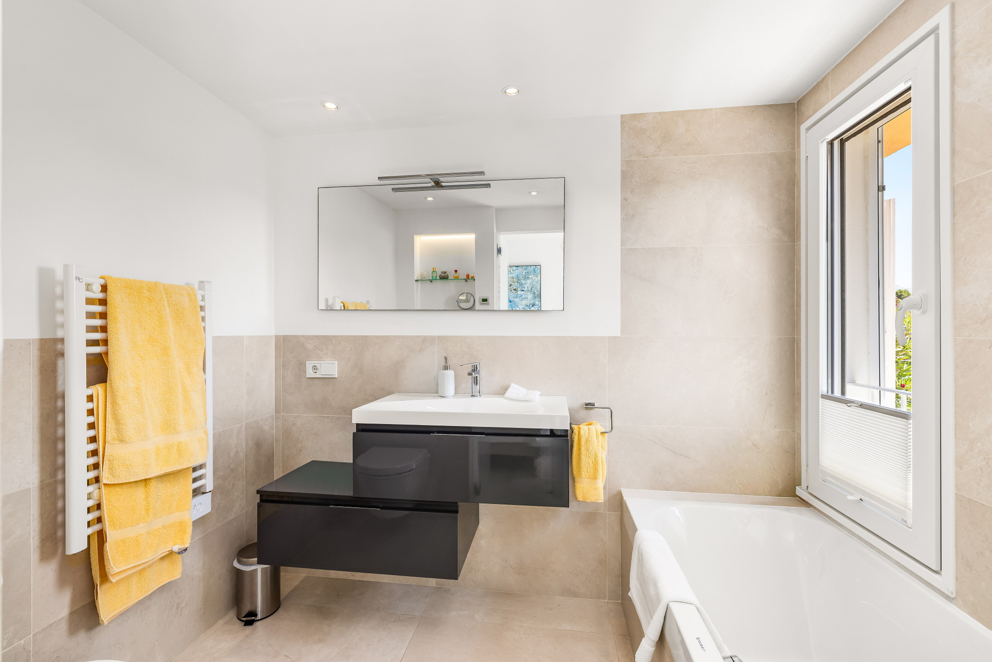 Modern flat with stunning views of the harbour, sea and mountains in Port Andratx-14